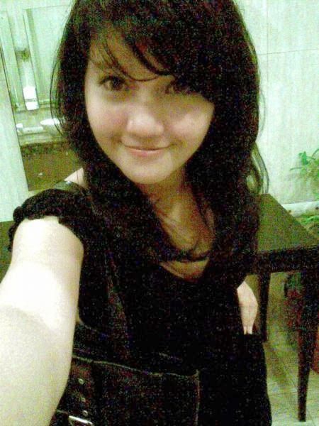 cewek bugil pamer memek
