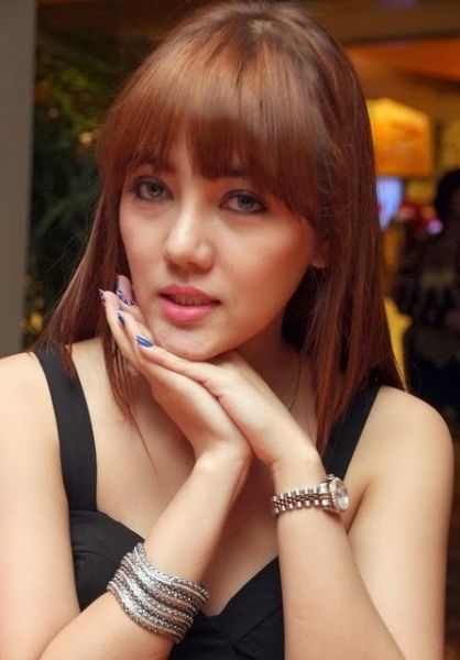 manohara bugil