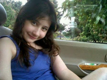 kebaya prilly latuconsina