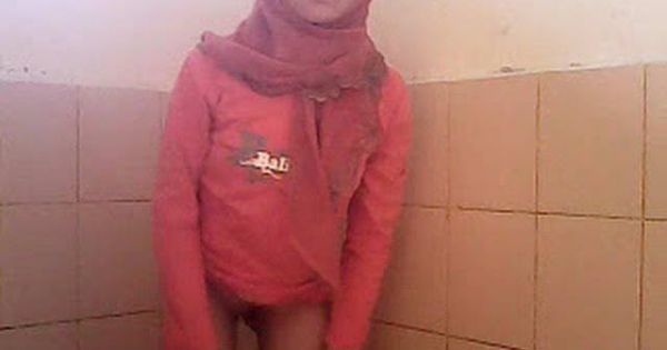 ngintip cewek ganti baju