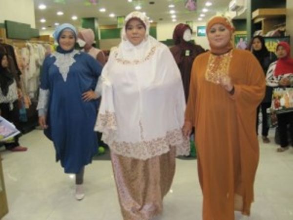 orang tempat ibadah buddha