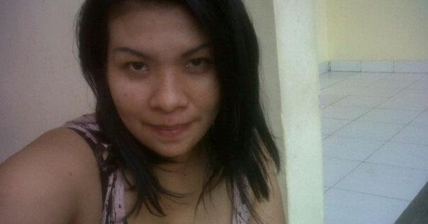 wanita mandi telanjang