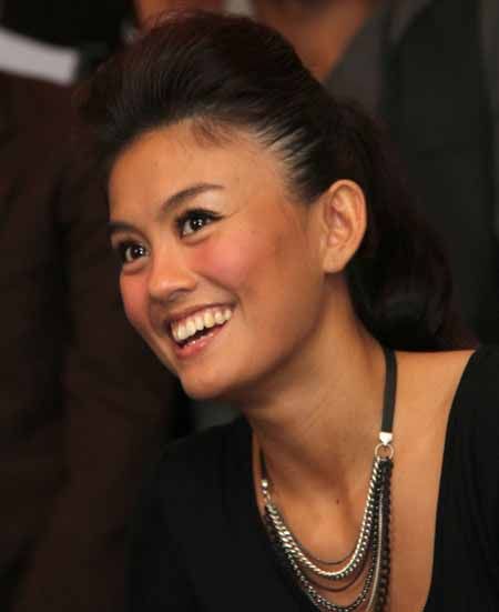 foto payudara dipegang