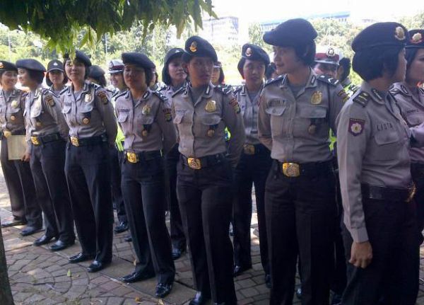 jilbab mesum di warnet