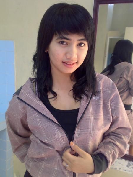 perempuan telanjang bulat