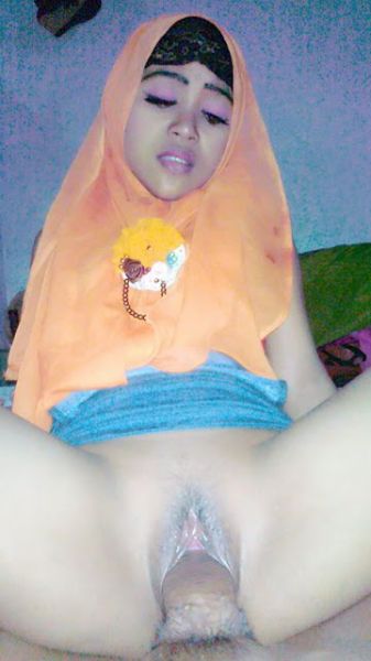 jilbab payudara