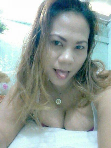 cewek ngocok kontol