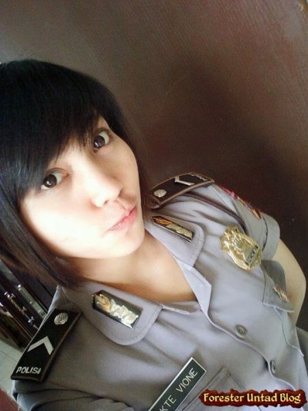 polwan telanjang