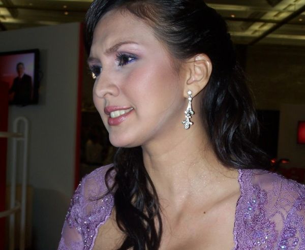 dona agnesia boobs
