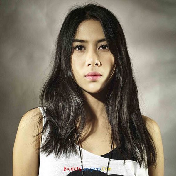 dewi persik hot