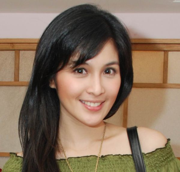 cinta laura telanjang