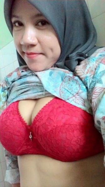puting susu abg montok