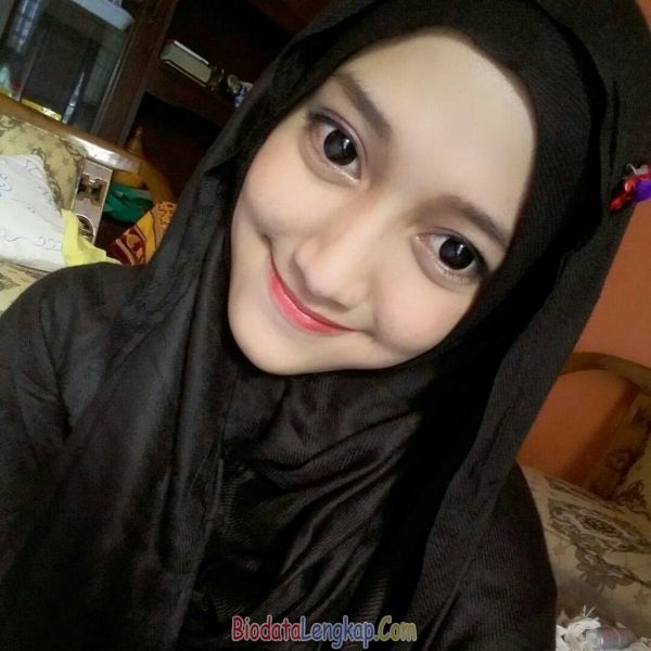 hijab blowjob