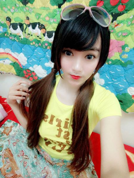 puting susu gadis yang