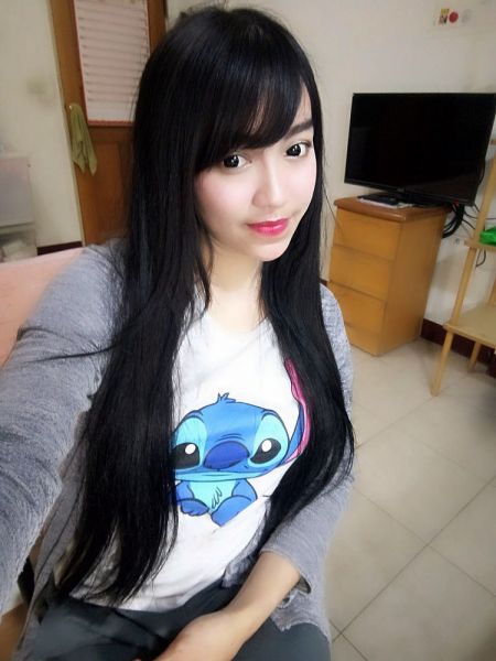 foto puting susu gadis