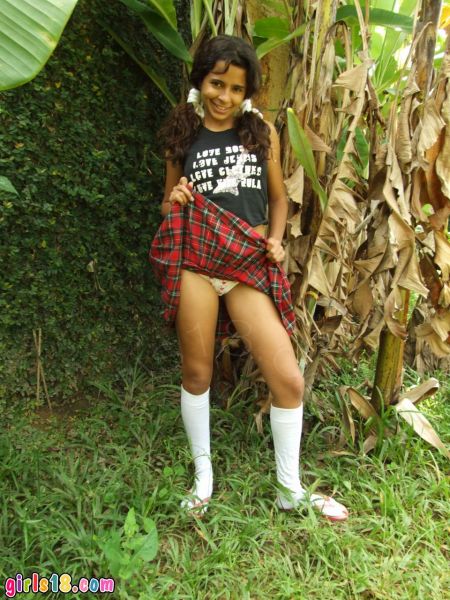 sarah azhari bugil
