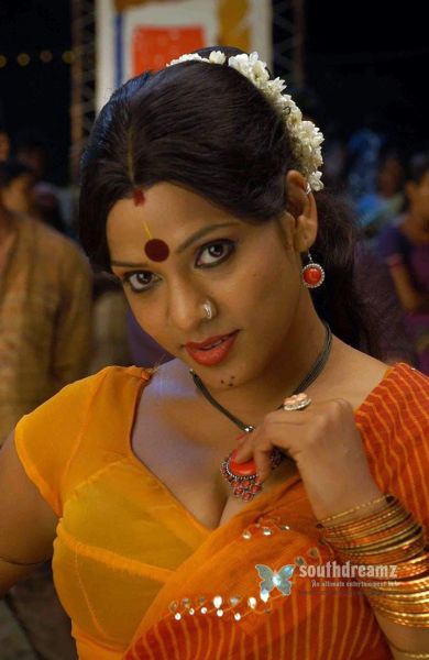 priyamani hot