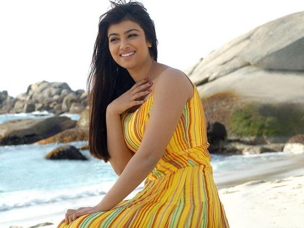 ayesha takia body