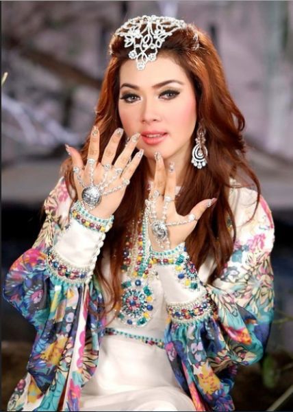 cinta laura bugil