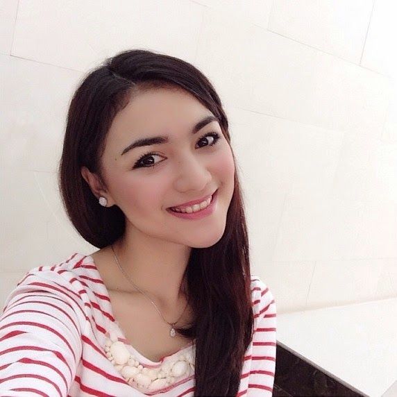 cewek cantik hot