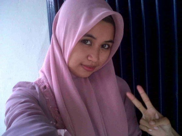 gadis jilbab bugil