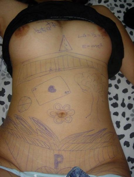 belahan memek cewek bugil