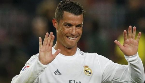 bermain bola bugil
