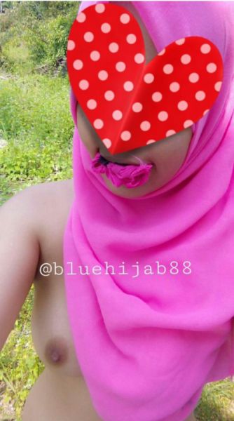 gambar bugil ngangkang pamer memek