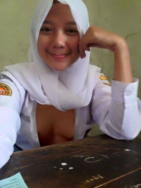 tembem memek dimasukin kontol