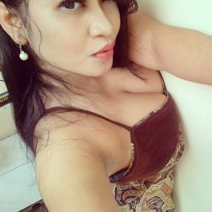 ngocok memek tembem