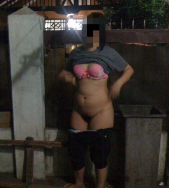seksi gambar cewek pegang uang