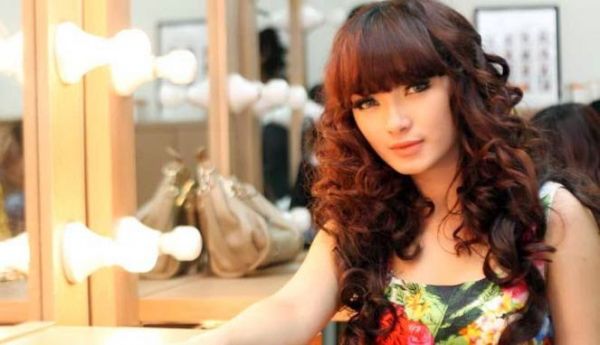gambar bugil zaskia gotik
