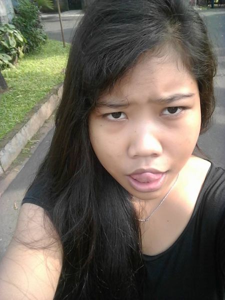 cewek bugil ngangkang