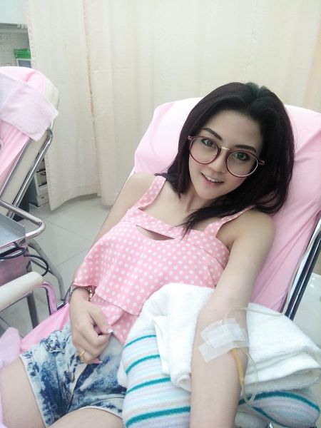 foto cewek nyepong kontol