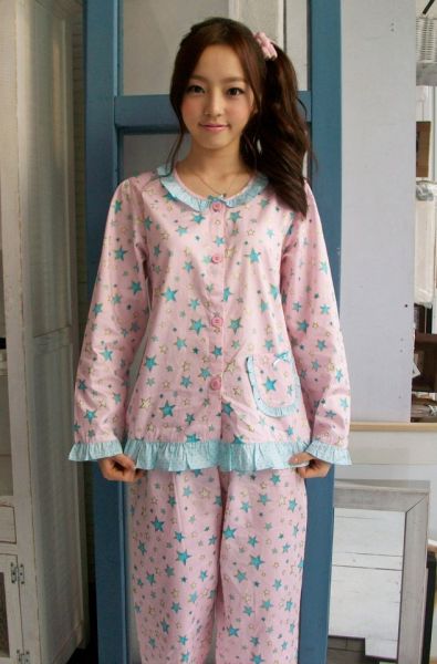 kartun baju tidur