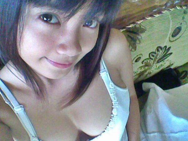 gadis model batik
