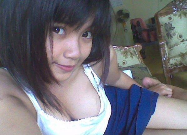 gadis telanjang