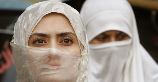 gambar perempuan hisap zakar