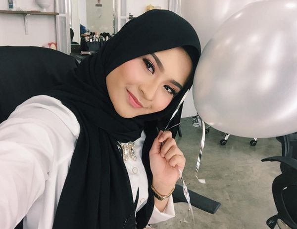 gambar kartun perempuan