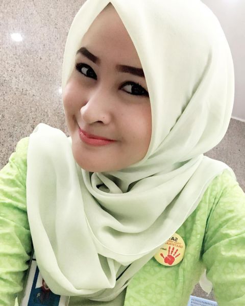 kartun hijab cantik