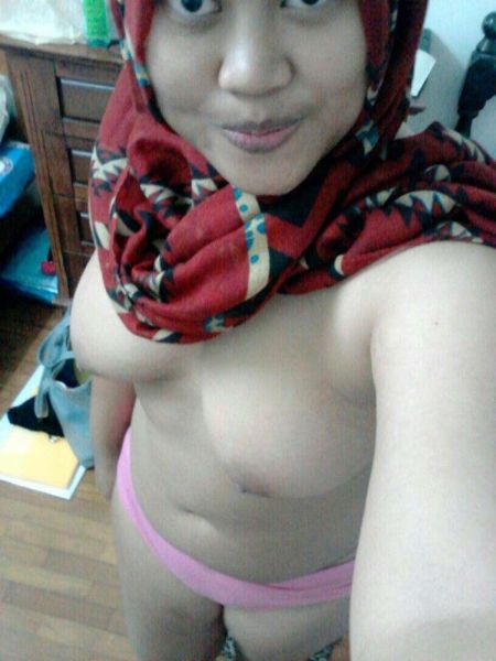 jilbob bugil pamer memek