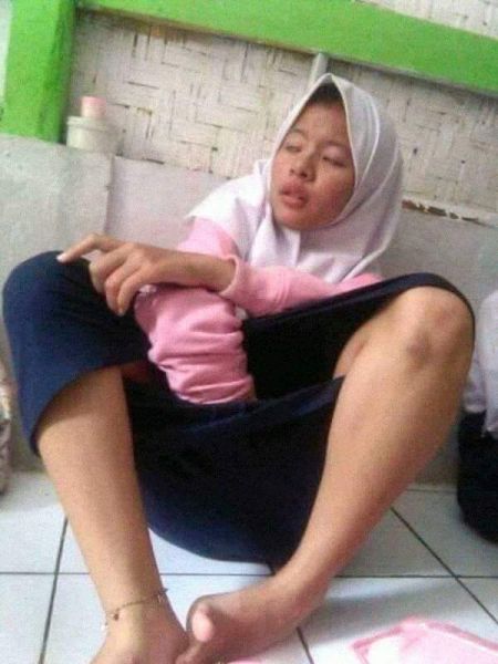 ngangkang pamer memek