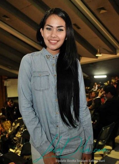 cewek telanjang bulat di foto