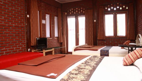 bantal guling hotel