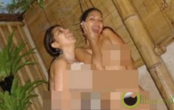 sarah azhari bersetubuh mandi