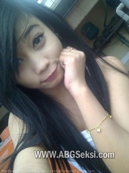 foto cewek cantik pamer payu dara