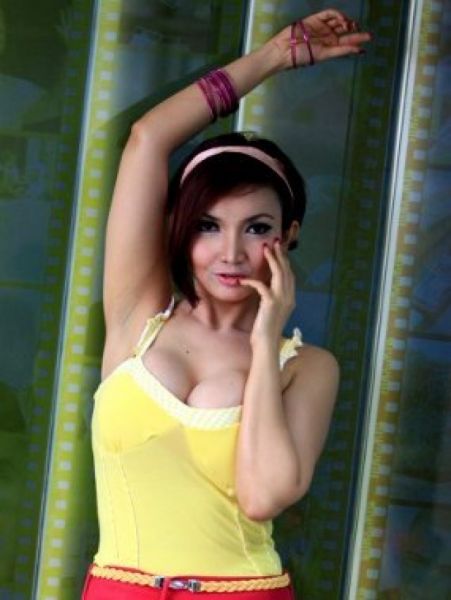 chika ngentot