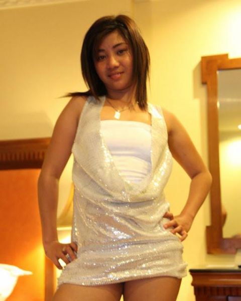 cewek cantik bugil ngangkang