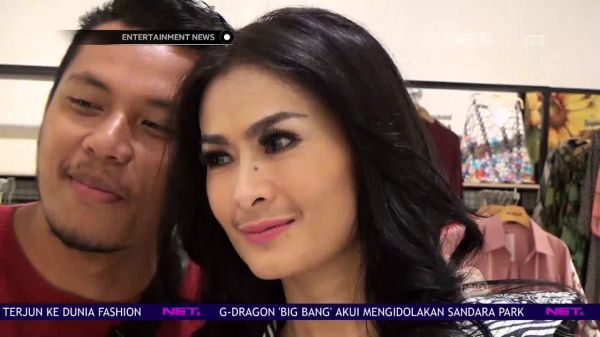 payung hitam iis dahlia
