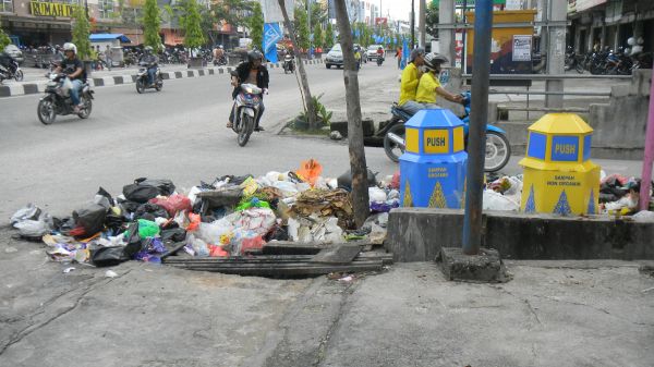 logo mbuang sampah